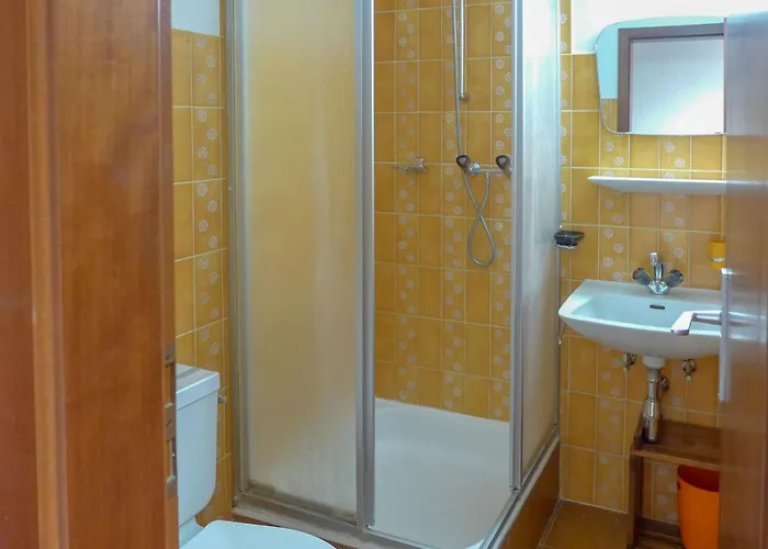 Yuca B Apt- 28 By Interhome 公寓